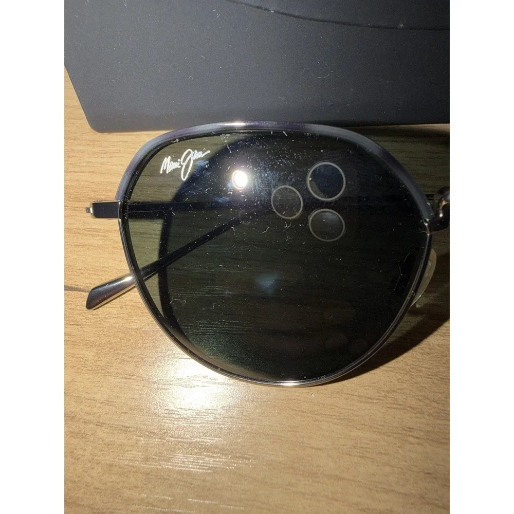 Maui Jim Island Eyes Sunglasses MJ859 11B Silver 50mm Black